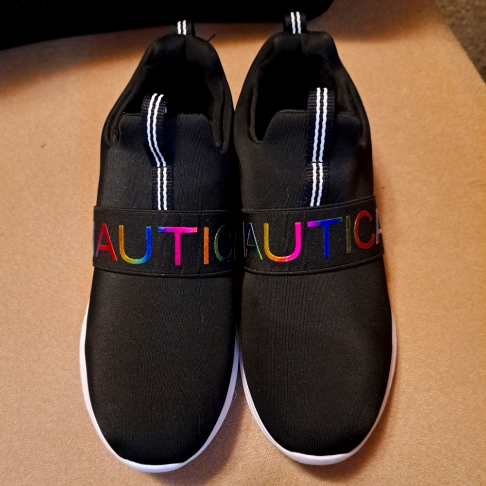 Sz 7 Nautica black slip on comfort  shoes sneakers  excellent!
